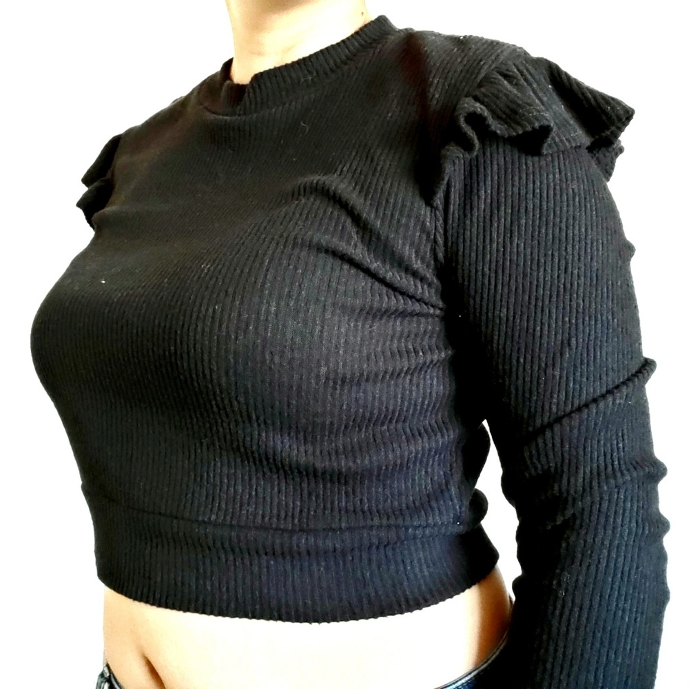 HEART & HIPS | Black Long Sleeve Crop Top Sweater